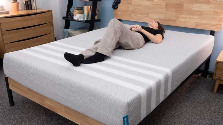 leesa back sleeper 1