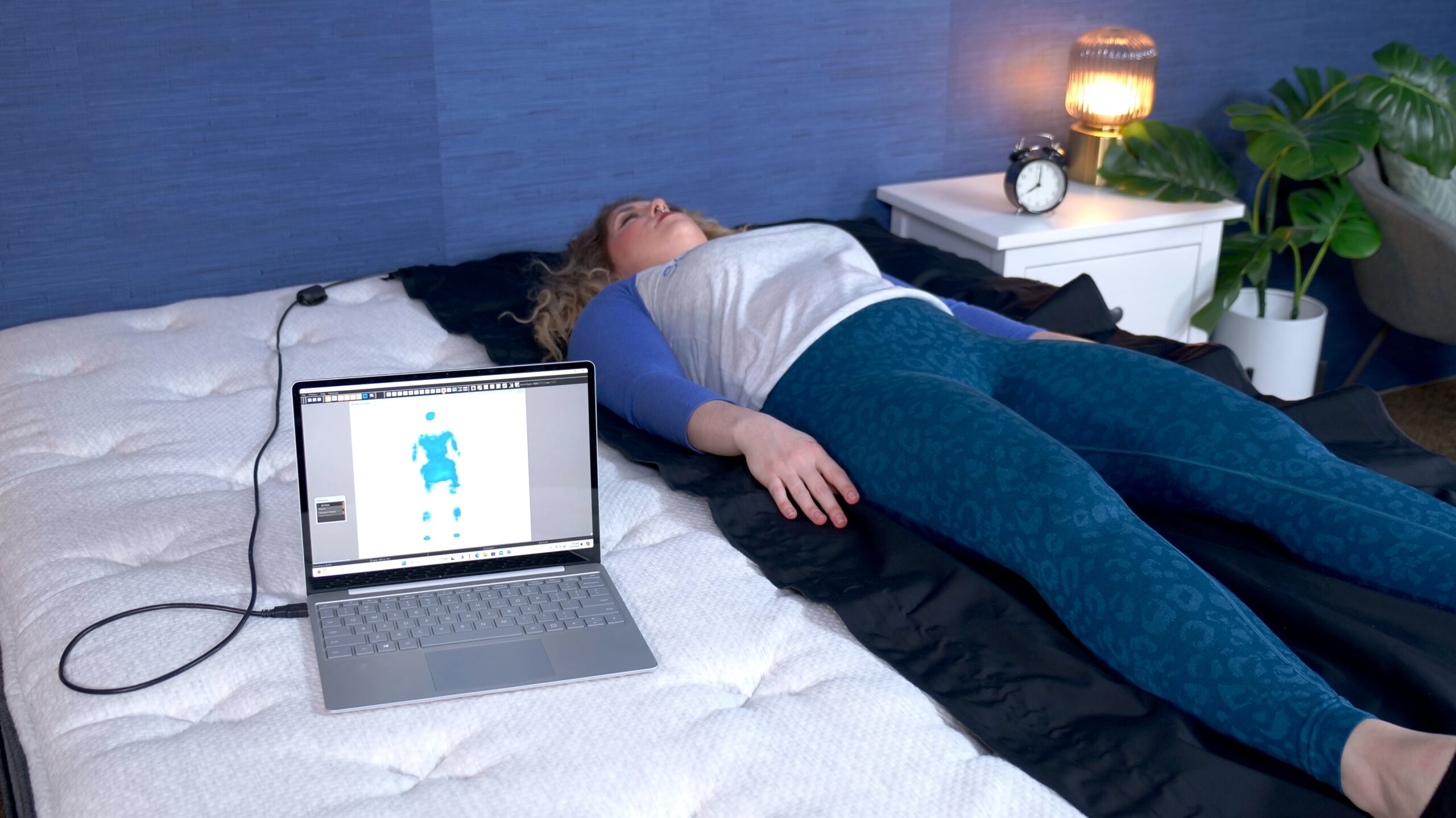 Nichole testing back pressure relief Helix Midnight Luxe